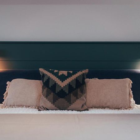 The Loft Studio Apartment - Above Detached New Build Garage Llanymynech エクステリア 写真