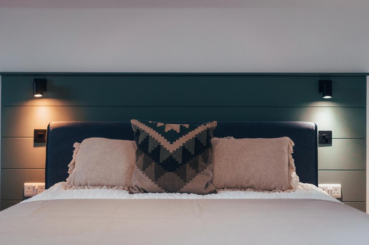 The Loft Studio Apartment - Above Detached New Build Garage Llanymynech エクステリア 写真