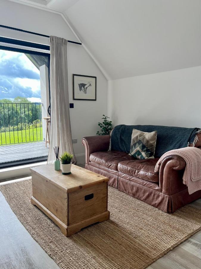 The Loft Studio Apartment - Above Detached New Build Garage Llanymynech エクステリア 写真
